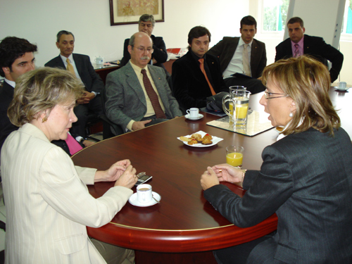L'ambaixadora d'Espanya a Malta, Maria Isabel Vicandi, va rebre ahir a la delegació palamosina.