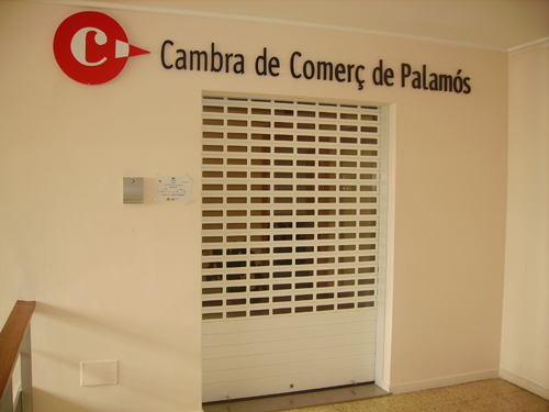 Imatge de la seu que la Cambra de Comerç de Palamós té a les Galeries Carme.