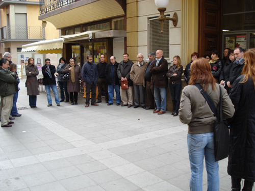 Moment de la concentració silenciosa per condemnar l'atemptat d'ETA.