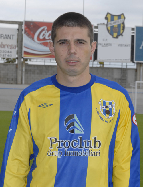 El defensa Albert Déu, creu en la permanència.