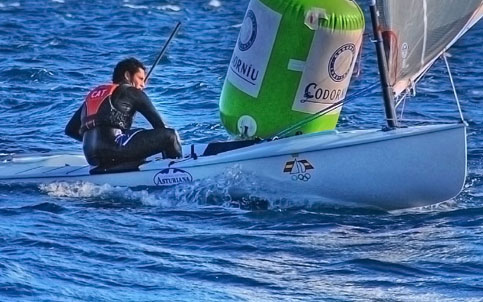 El català Àlex Muscat encapçala la general de la classe Finn. Foto: Alfred Farré.