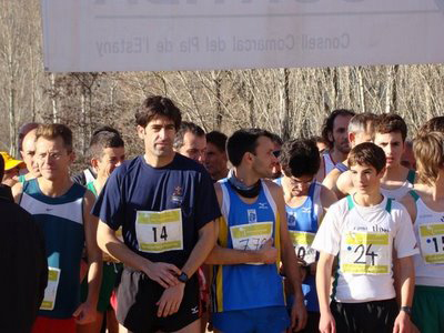 Pere Ruiz, amb el número 14, a punt de començar el Cros de Banyoles.