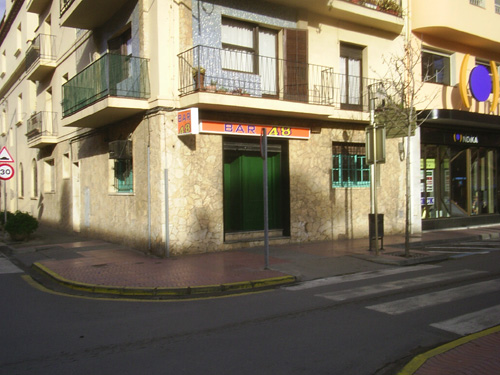 El bar 48, al carrer del President Macià.