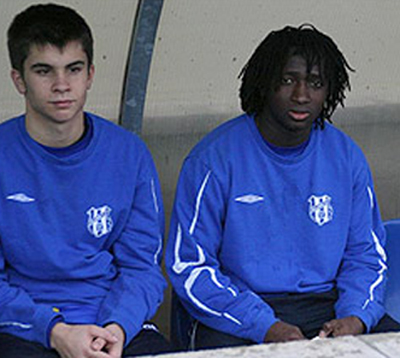 Torrent, a l'esquerra, amb Aliou, diumenge al camp del Reus.