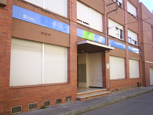 L'Oficina de Treball de la Generalitat a PalamÃ³s.