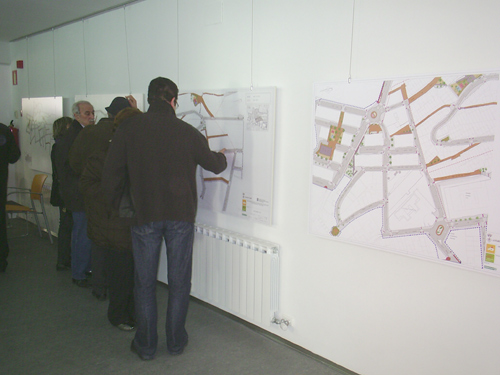 Consultes al projecte d'arranjament de carrers del 'PalamÃ³s millora', a l'Espai del Barri.