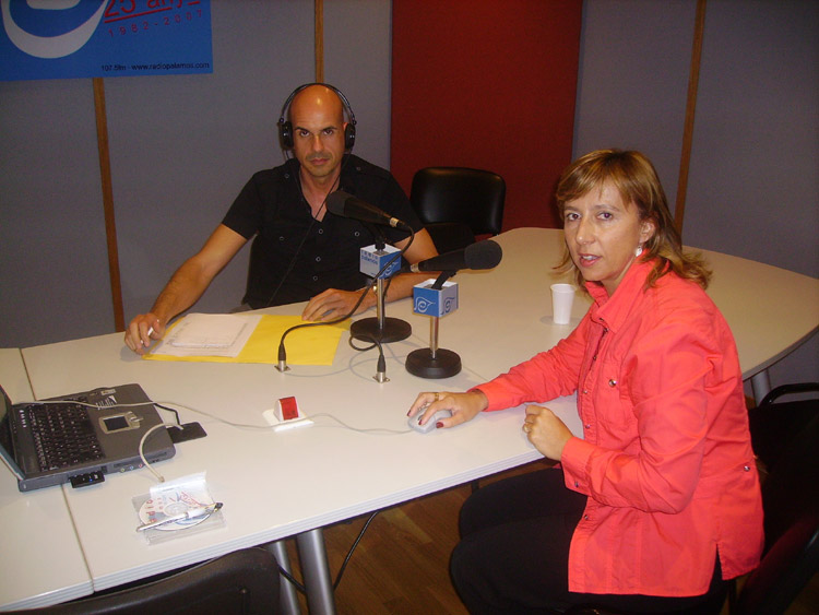 EmissiÃ³ d'un programa a RÃ dio PalamÃ³s.