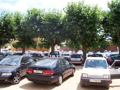 L'aparcament de l'antic camp del carrer de Cervantes.