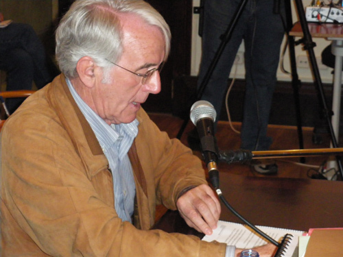 Jordi Sistach, llegint ahir el seu informe davant el Ple.