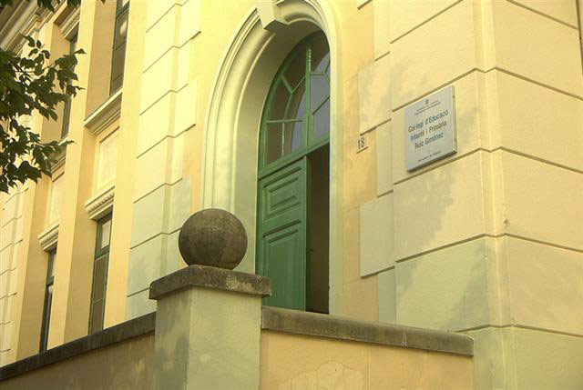 L'edifici vell del col·legi Ruiz Giménez.