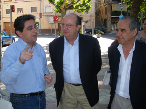 Santiago Fisas, al centre, aquest matí a Palamós.