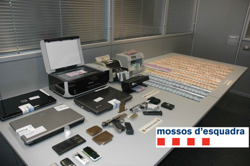 Una part del material comissat per la policia.