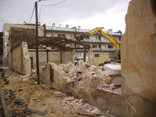 L'espai de la futura plaça, quan es va desmuntar el cobert.