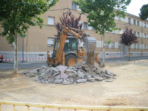 Obres a la plaça dels Països Catalans, aquesta tarda.
