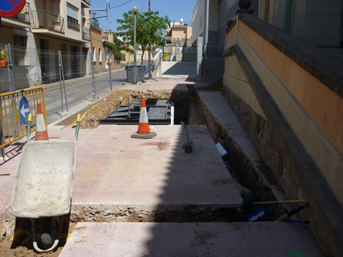 Els contenidors que es posen al carrer del Foment.