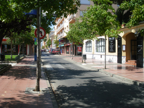 El carrer del President Macià, per on passava l'antiga carretera comarcal.