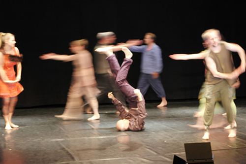 Una imatge de l'obra 'The shadows'.