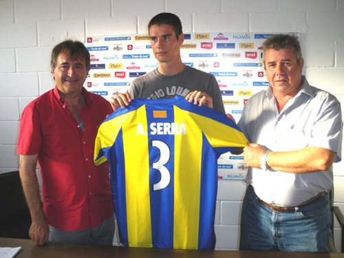 Albert Serra, el dia que el van presentar com a jugador del Palamós CF.