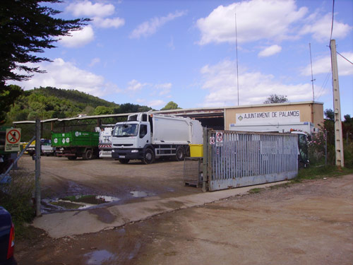 El dipòsit de material i vehicles d'Urbaser, en una imatge d'arxiu.