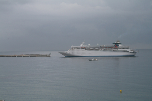 El Thomson Destiny, en una anterior escala a Palamós.
