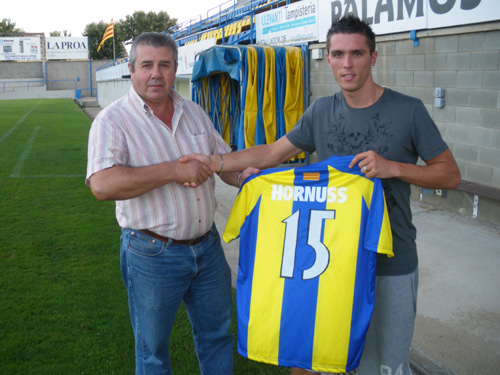 Julien Hornuss, amb el president Miquel Aguilar, el dia de la seva presentació.