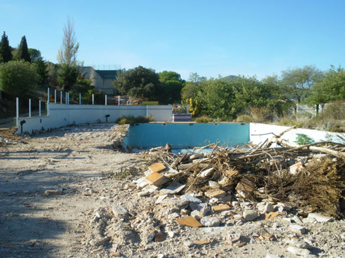 Aspecte de l'antiga piscina del Club de Tennis, aquest migdia.