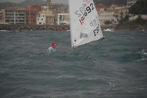 Lucía Reyes, avui, navegant enmig de les onades.