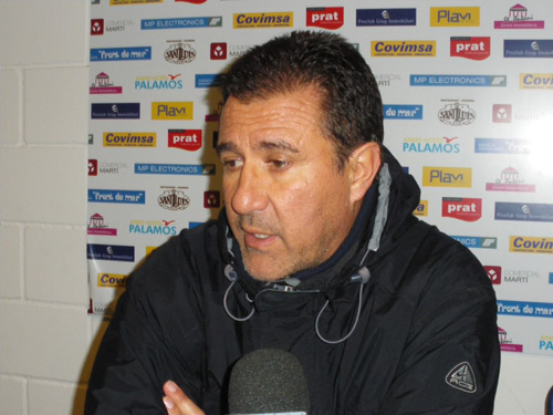 L'entrenador del Palamós CF, Quique Yagüe.