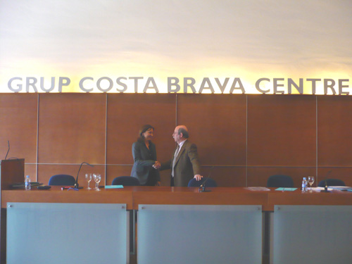 Closas i Ferriol se saluden un cop fet el relleu.