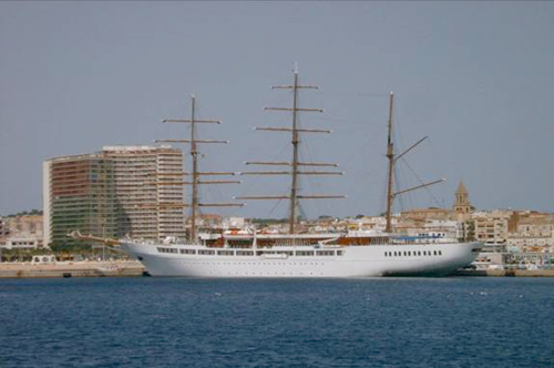 El Sea Cloud II en una anterior estada a Palamós.