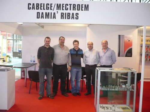 La delegació liderada per la Cambra de Palamós, en l'estand de la fira de Milà.