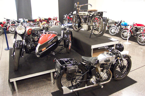 Algunes de les motos històriques que es conserven a Palamós.