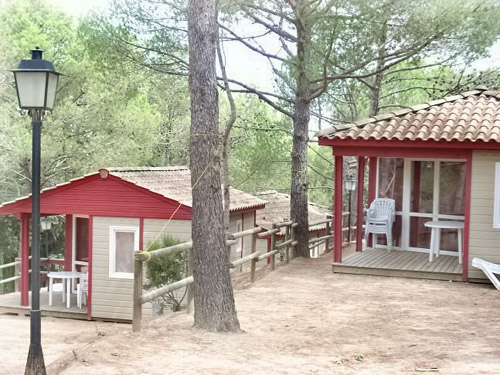 Un dels allotjaments del Càmping Internacional de Calonge.