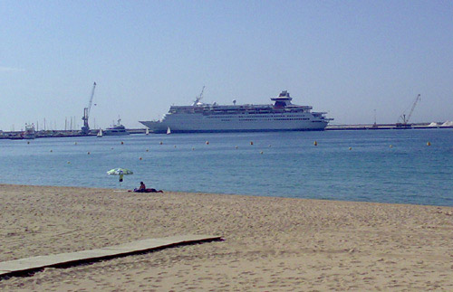 El Thomson Destiny a Palamós, en una imatge d'arxiu.