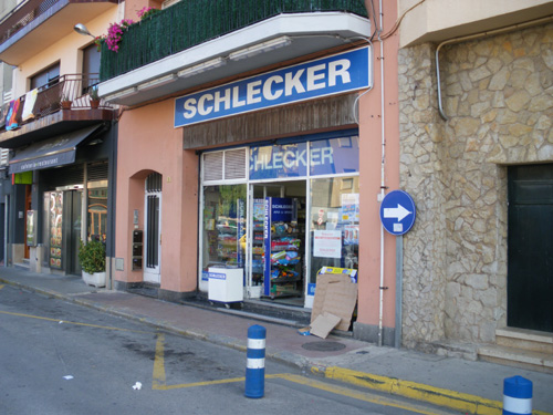 L'Schlecker del carrer de Santa Bàrbara.