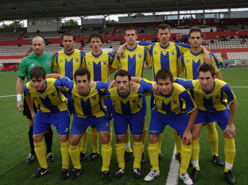 L'equip que el Palamós CF va treure al camp del Terrassa. (Fotografia cedida per Sergi Cortés).