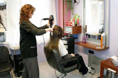 Les perruqueries són un dels negocis de nova obertura més sol·licitats.