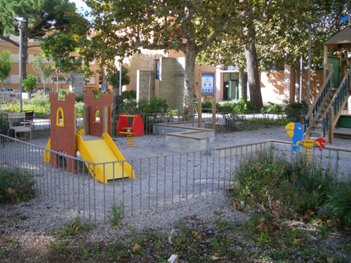 Els gronxadors el parc dels Països Catalans.