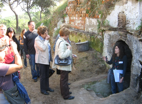 Un grup de visitants al Molí de Vent, dissabte passat.