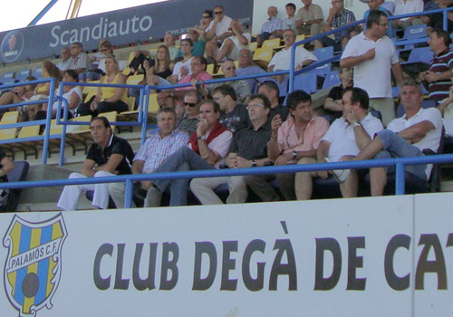 Membres de la directiva a la llotja del Nou Estadi, aquesta temporada. (Fotografia cedida per Sergi Cortés)