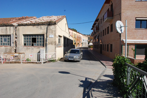 El punt on s'eixamplarà el carrer de Jacint Verdaguer, a Calonge.