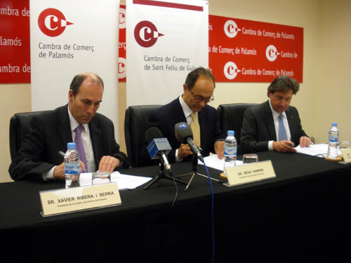 Acte de l'acord de col·laboració entre les cambres empordaneses i el forum algerià.