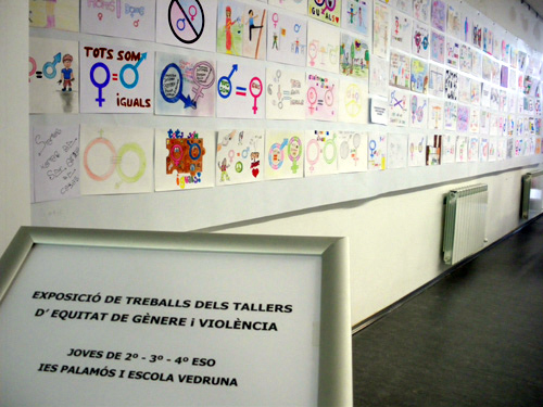 Exposició a l'Espai del Barri del treballs sobre l'equitat de genère.