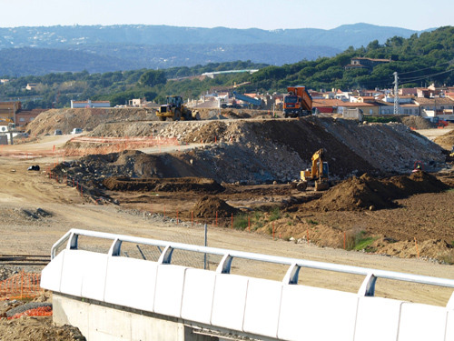 Obres de la carretera C-31 a l'altura del barri de Pla d'Es Pla.