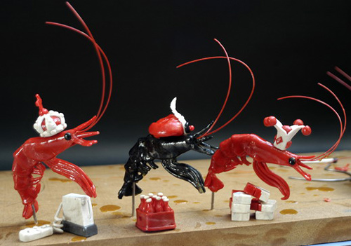 Figures del pessebre de gambes del Museu de la Pesca.