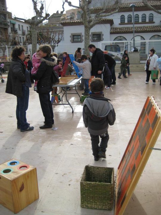 Fefe i cia han ofert jocs populars a la mainada.