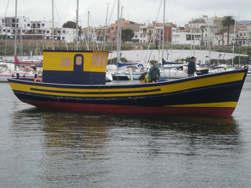 L'Elvira al port de Palamós, mesos abans de ser donada a Sant Feliu.
