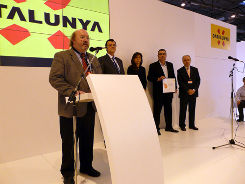 L'alcalde de Calonge, Jordi Soler, a Fitur després de rebre la certificació.