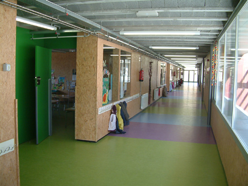 Interior del mòdul d'educació infantil de l'escola Vila-romà.