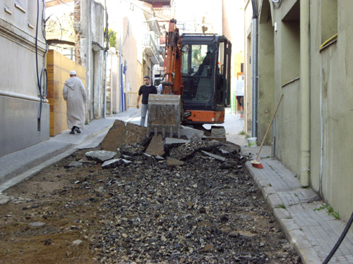 Els nous carrers del nucli antic de Calonge incorporen el nou sistema d'enllumenat.
